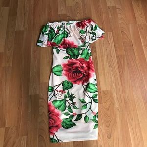 Pretty flowered dress worn once